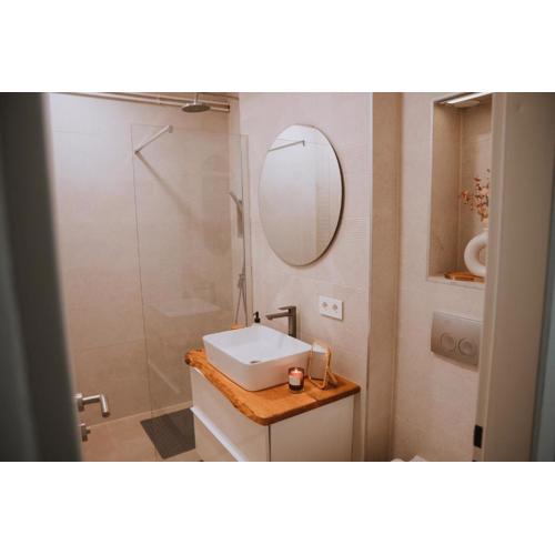 Apartman Esseg - Luxury Living in Historic Esseg