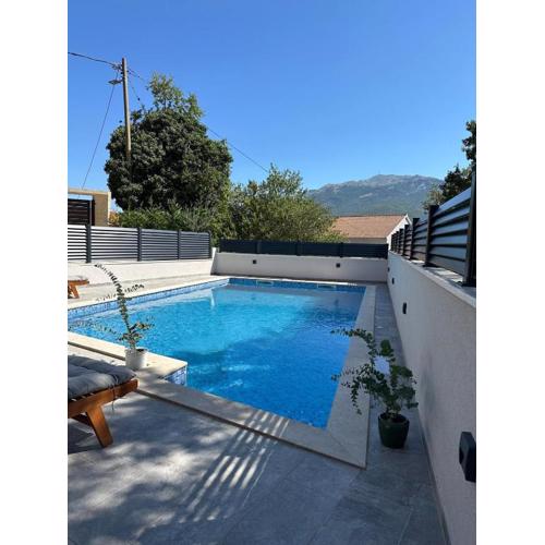 Apartman Ivan with pool