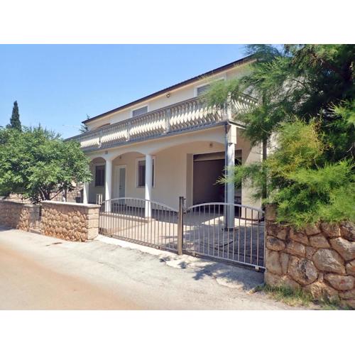 Apartman Kiki-udoban smještaj za 5 osoba na mirnoj lokaciji