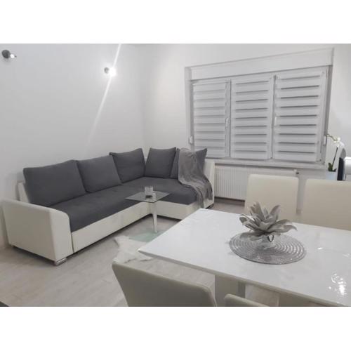 Apartman Kristina - Self check in & check out