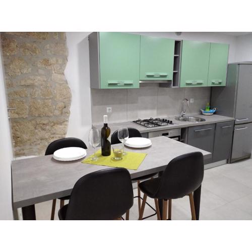 Apartman Lari