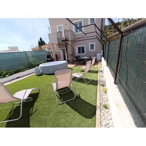 Apartman L&V sa dvorištem i hidromasažnim bazenom