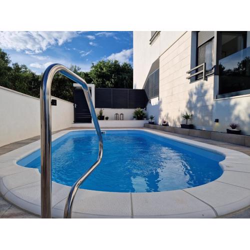 Apartman Marčelina 1 with private pool