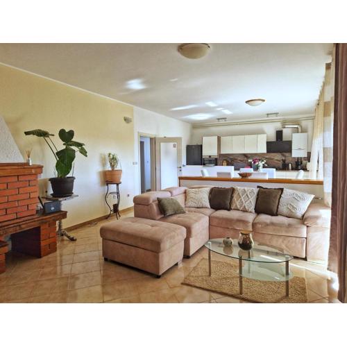 APARTMAN MARE-PEROJ