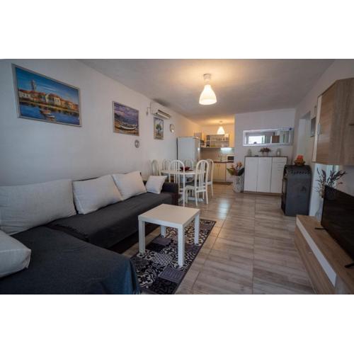 Apartman Mira II