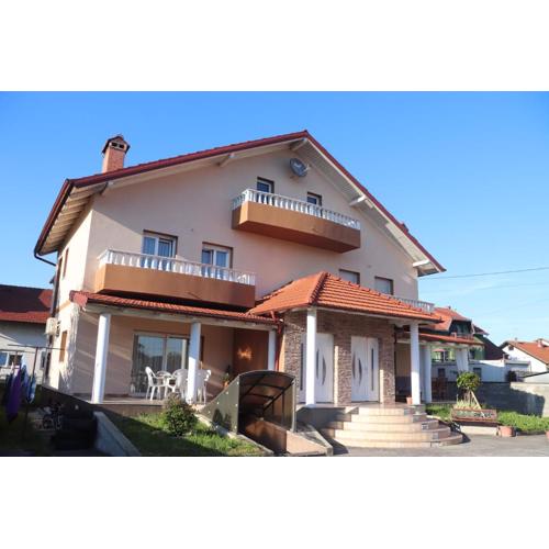 Apartman NAOMI