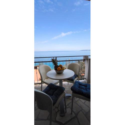 Apartman None