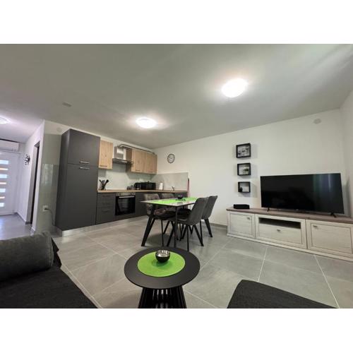 apartman Sali garden view