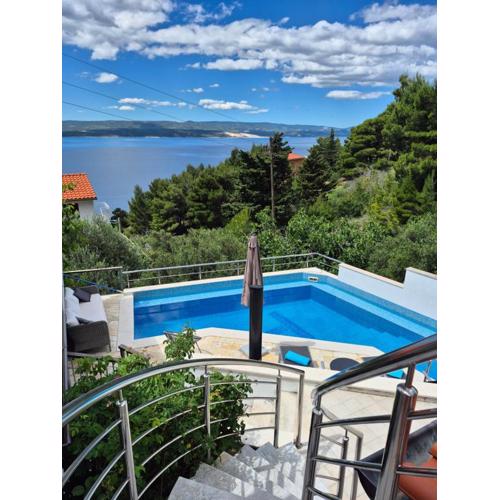Apartman Traper with sea view and private pool
