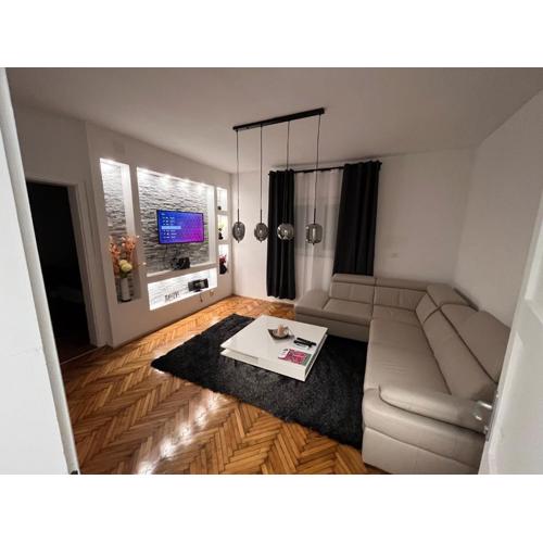 Apartman Žanić Ogulin with pool and jacuzzy