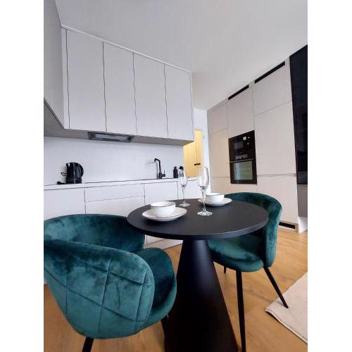 Apartman Zoku s private garage parking free