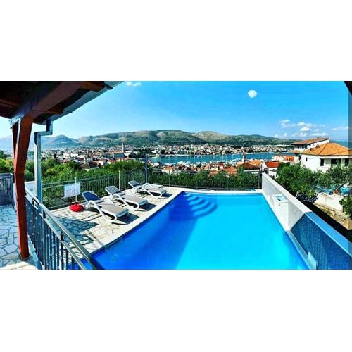 Apartmani Balan s vanjskim bazenom