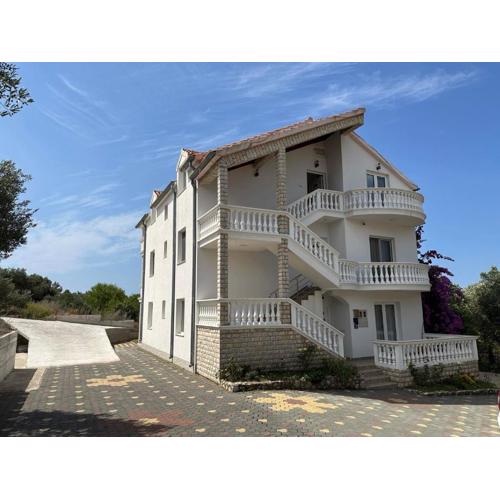 Apartmani Ljubica, Murter