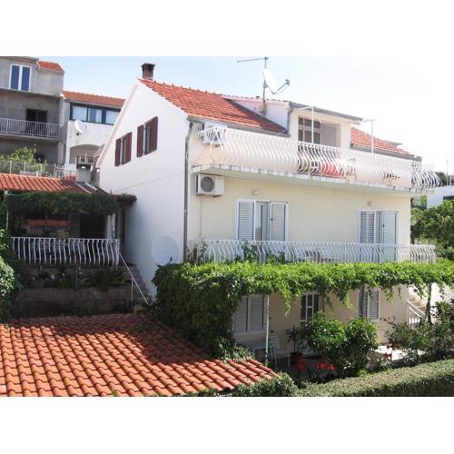 Apartmani Niki Hvar