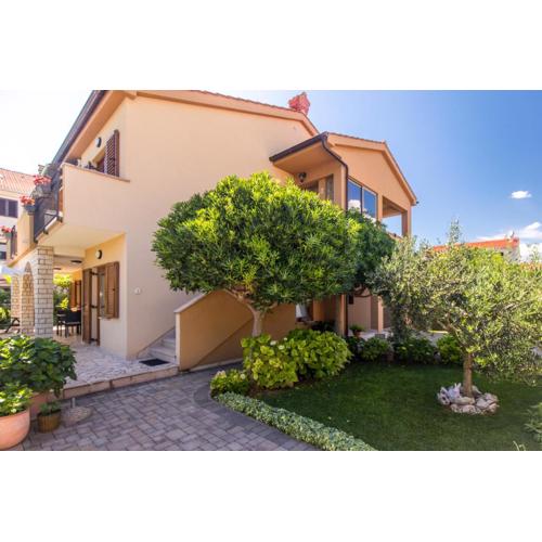 Apartmani Pina