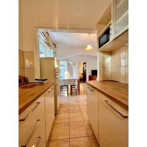 Apartmani Tri Palme