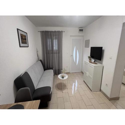 Apartmani Vela Makarska - Studio With Garden View
