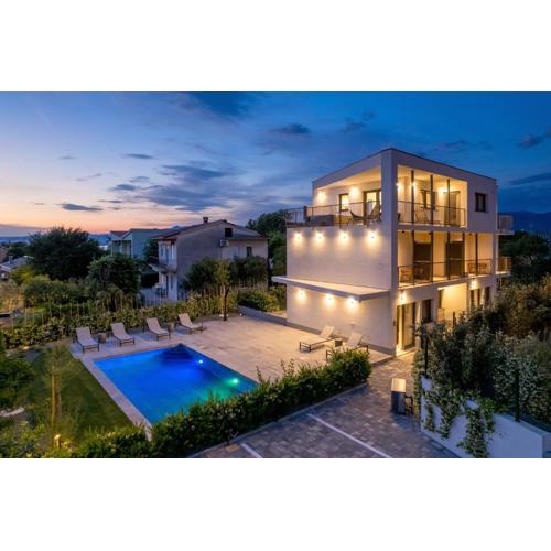 Apartmani Vila Mara M 1 heated pool