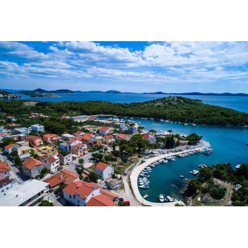 Apartmani Vinko Tribunj-Sovlje