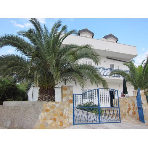 Apartment 2 Palme