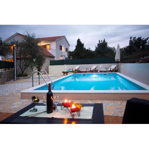 apartment 250 meters to sea private pool