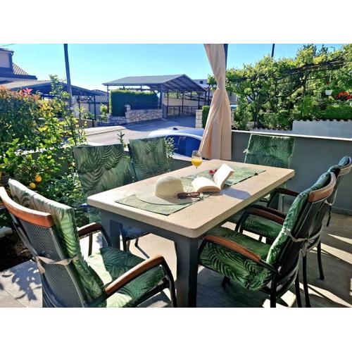 Apartment 4* with big terasse