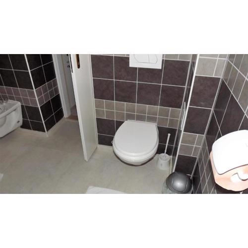 Apartment 5 Double Bed & Bidet sleeps 2 guests