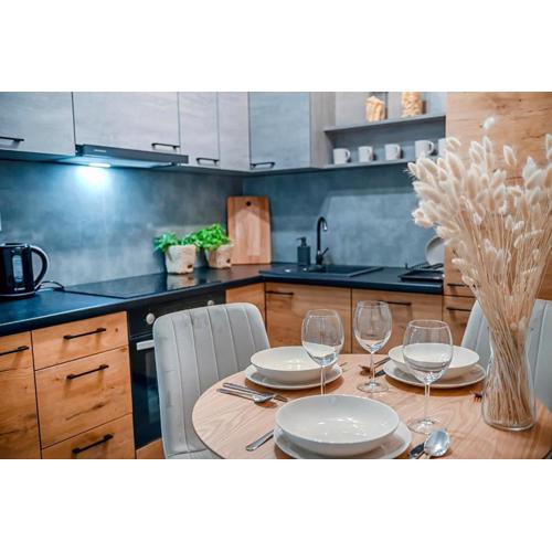 Apartment 93B
