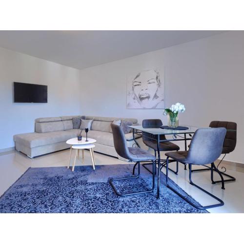 Apartment Amra 6 by Interhome