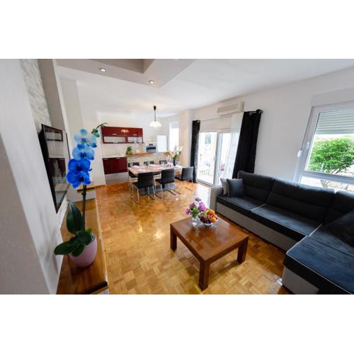 APARTMENT ANA 4+2