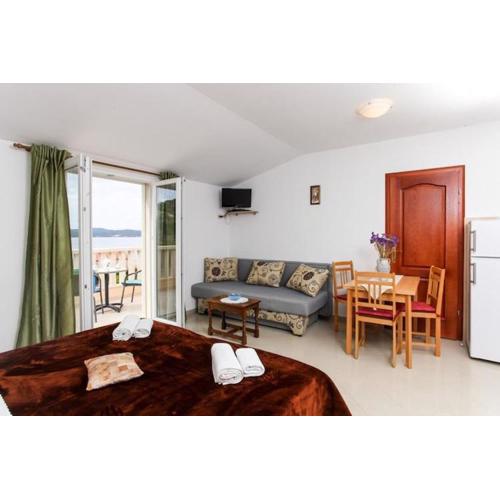 Apartment Ana Lopud with balcony