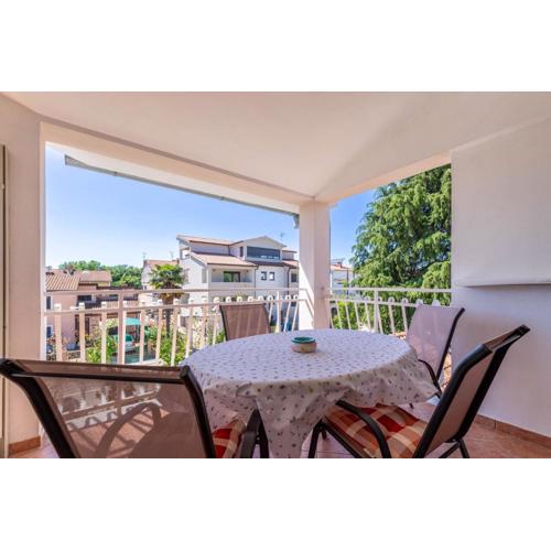 Apartment Ana with Terrace & Pet-friendly