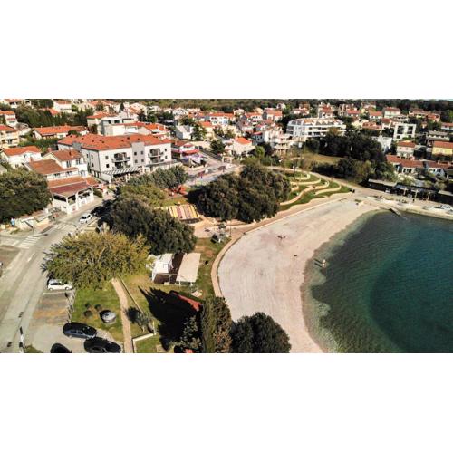 Apartment Anchora - near family-friendly beach