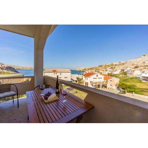 Apartment and Room Bacic