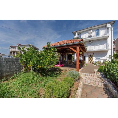 Apartment and Room Ilija