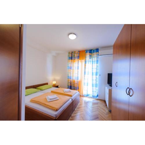 Apartment and Rooms Iva