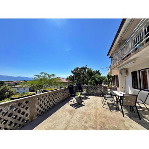 Apartment Andjelka mit Meerblick, große Terrasse