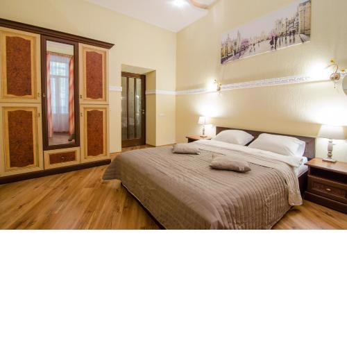 Apartment at Malaya Zhytomyrska 5