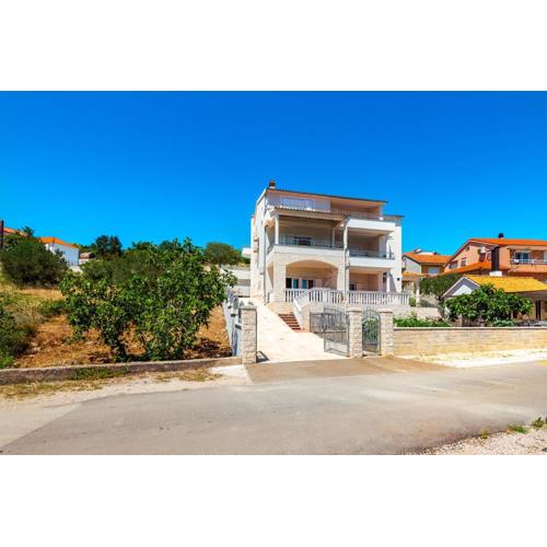 Apartment Bilice beach