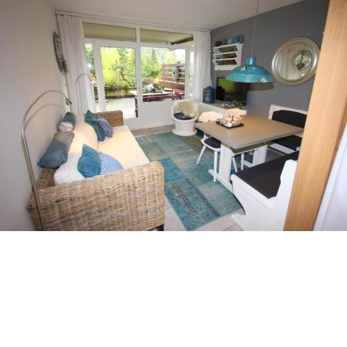 Apartment Blue Jeans
