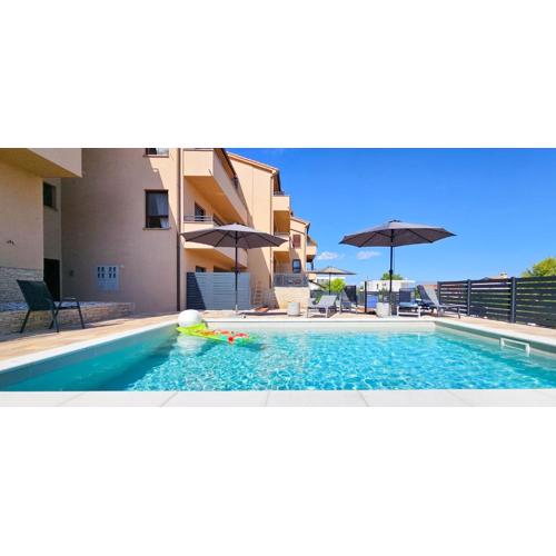 Apartment Bluemare B6 with Shared Pool