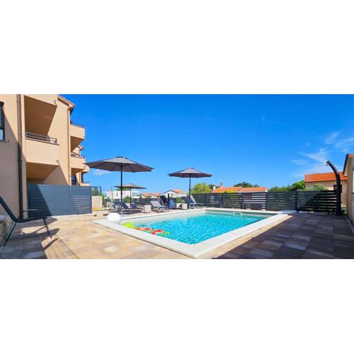 Apartment Bluemare B7 with Shared Pool