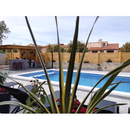 Apartment Brioni Sea,Garden,Poll view 2 plus 2 80m2 tiki bar