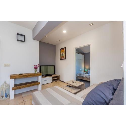 Apartment Brzac