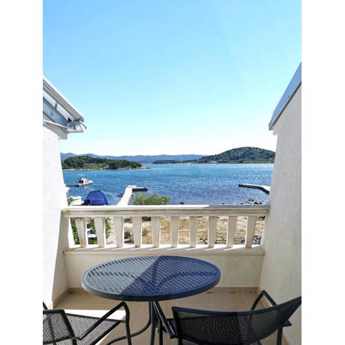 Apartment by the sea A4