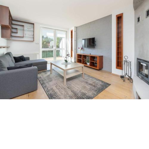 Apartment Close to the Beach by Noclegi Renters