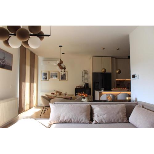 Apartment Cukarin, modern design, free parking,free wifi