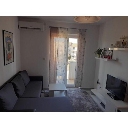 Apartment Cvita-Two Bedroom Apartment with Balcony and Sea View