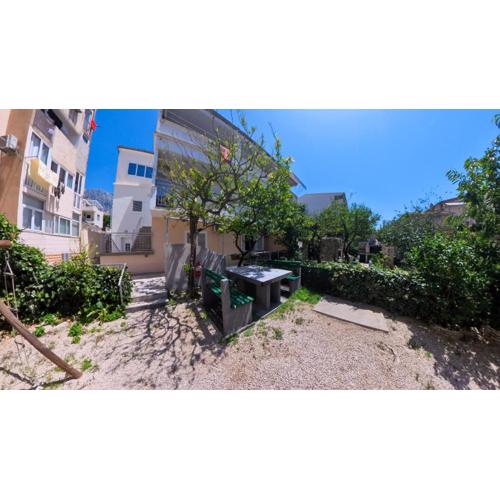 Apartment Dado