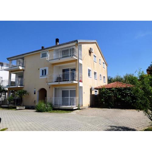 Apartment Dado